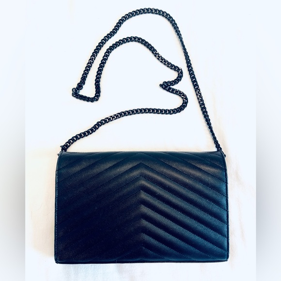 CASSANDRE MATELASSÉ CHAIN WALLET IN GRAIN DE POUDRE EMBOSSED LEATHER - all Black - Picture 2 of 6